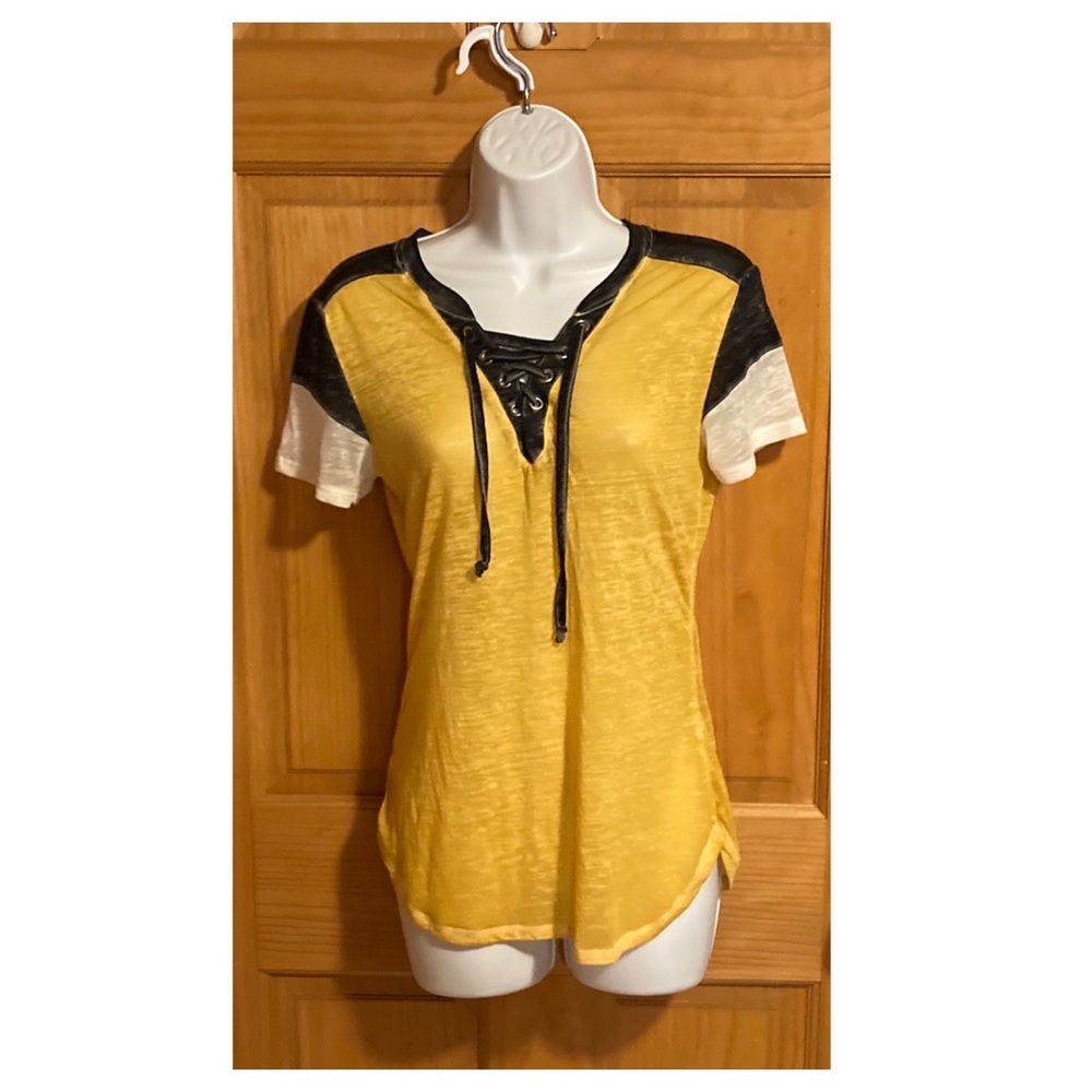 🚫ITEM SOLD🚫NWOT burntout mustard top